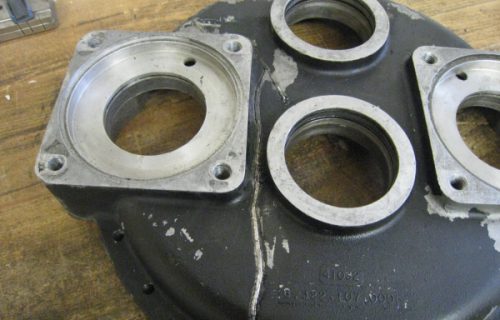 Getriebedeckel - Material: Aluguss (nach Bearbeitung)